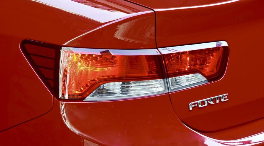  Kia Forte Koup 2009 года  (фото 58 из 169)